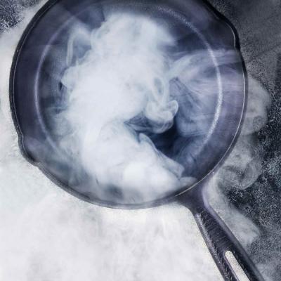 स्मोकिंग पॉईंट (Smoking Point) म्हणजे काय? कोणत्या तेलाचा वापर तळण्यासाठी करावा?